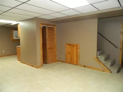 7388 Rustic Dr, De Motte, IN 46310 photo 10