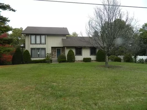 7388 Rustic Dr, De Motte, IN 46310 photo 1