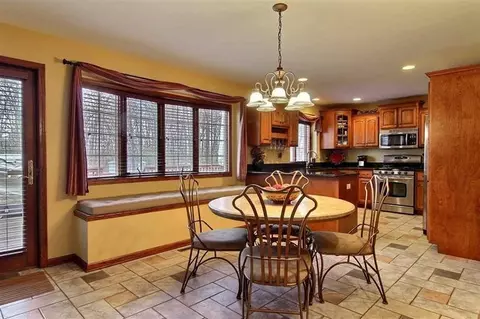 8510 Tapper St, Saint John, IN 46373 photo 2