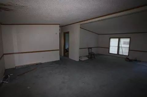 1318 E Division St, De Motte, IN 46310 photo 5