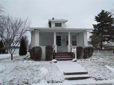 712 E Clark St, Crown Point, IN 46307 photo 1