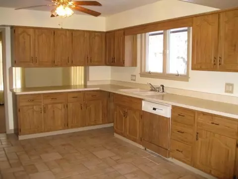 741 Roy St, Dyer, IN 46311 photo 9