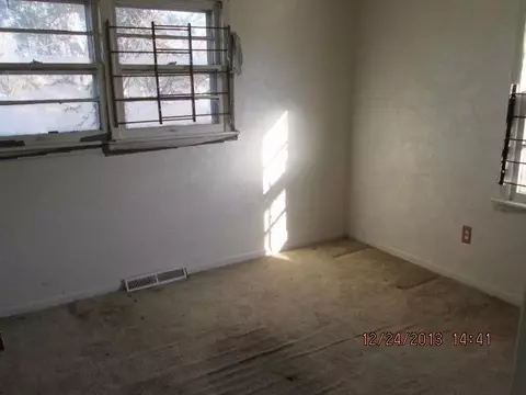 674 Allen St, Gary, IN 46403 photo 4