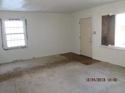674 Allen St, Gary, IN 46403 photo 2