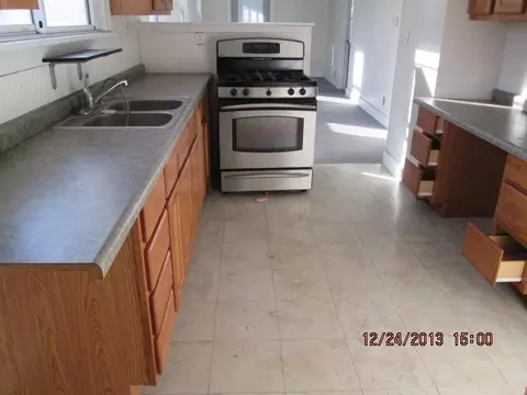 674 Allen St, Gary, IN 46403 photo 3
