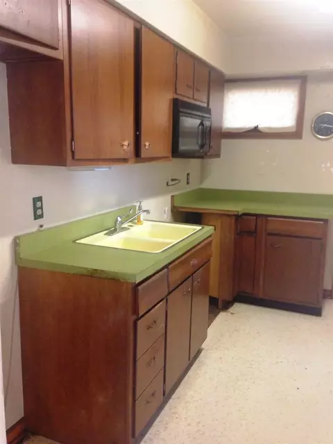 1364 Bigger St, Gary, IN 46404 photo 6