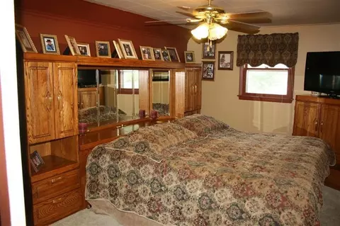 717 N Jay St, Griffith, IN 46319 photo 9