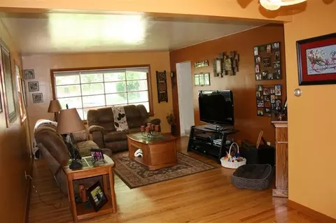 717 N Jay St, Griffith, IN 46319 photo 3