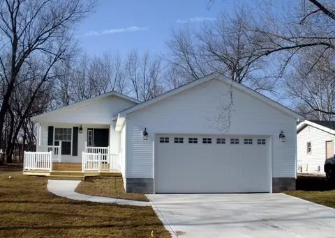 332 W Lakeview Dr, Lowell, IN 46356 photo 1