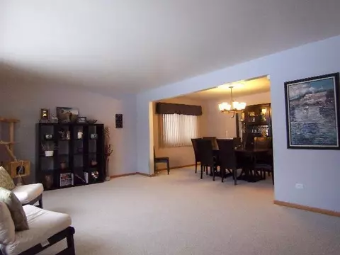 800 Robin Ct, Dyer, IN 46311 photo 6
