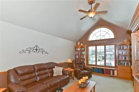 350 N Lillian Ave, Griffith, IN 46319 photo 3