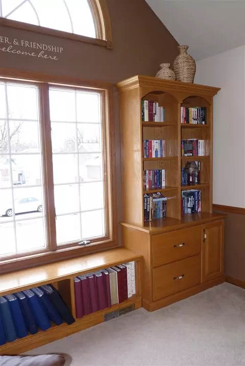 350 N Lillian Ave, Griffith, IN 46319 photo 4