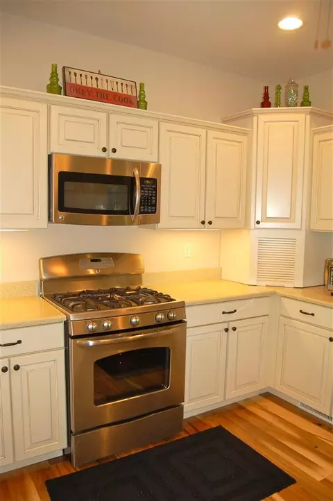 129 E Junco St, Kouts, IN 46347 photo 8