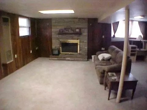 1021 E 40th Pl, Griffith, IN 46319 photo 5