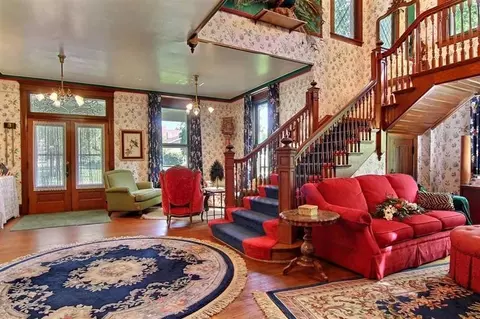 105 South St, Crown Point, IN 46307 photo 9