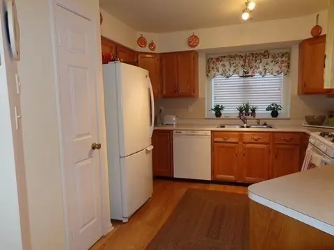 1843 Springvale Dr, Crown Point, IN 46307 photo 6
