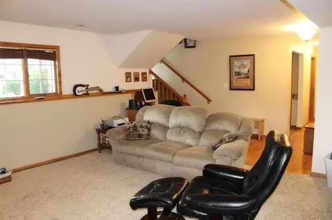617 Holly Ln, Griffith, IN 46319 photo 7