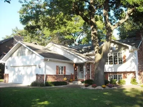 617 Holly Ln, Griffith, IN 46319 photo 1