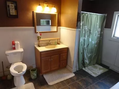 215 E Pearl St, Winamac, IN 46996 photo 8