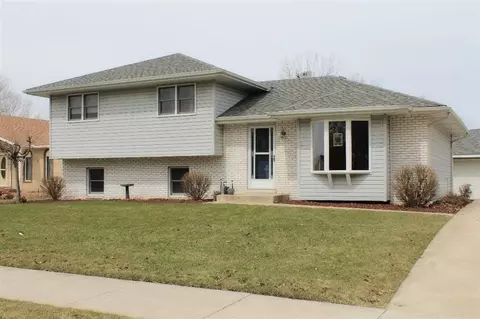 1642 W Pine St, Griffith, IN 46319 photo 1
