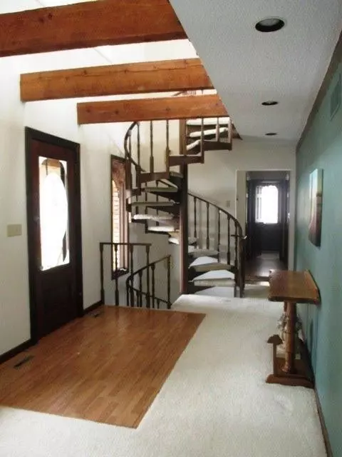 371 Devon Ct, Valparaiso, IN 46385 photo 7