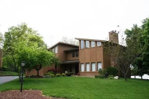 371 Devon Ct, Valparaiso, IN 46385 photo 1