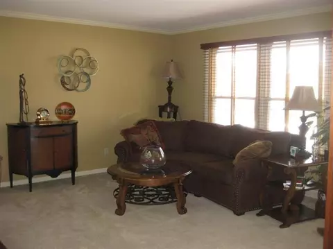 238 Walnut Ln, Crown Point, IN 46307 photo 2