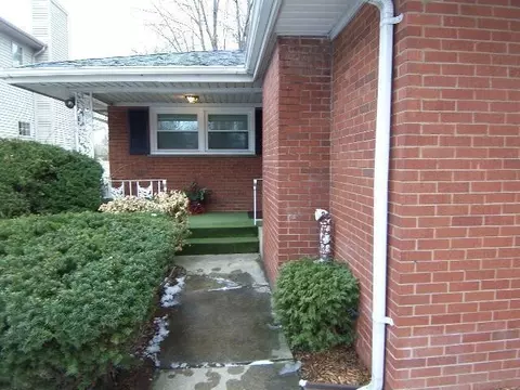8221 Baring Ave, Munster, IN 46321 photo 4