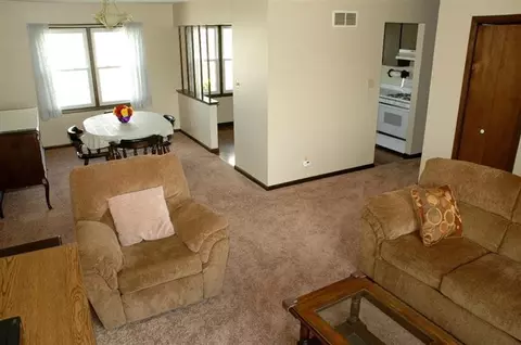 637 Northgate Dr, Dyer, IN 46311 photo 4
