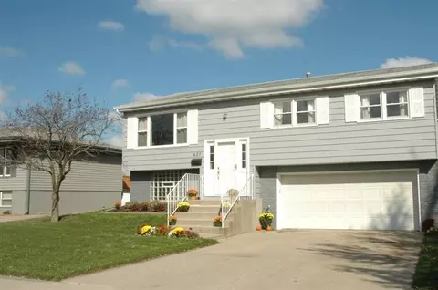 637 Northgate Dr, Dyer, IN 46311 photo 1