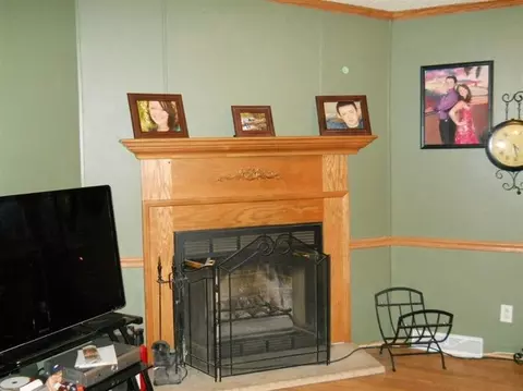 9729 Candlewick Rd, De Motte, IN 46310 photo 4