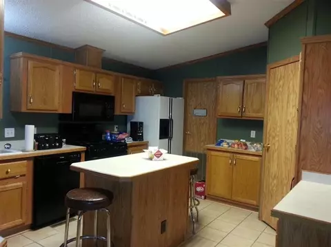 9729 Candlewick Rd, De Motte, IN 46310 photo 6
