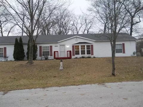 9729 Candlewick Rd, De Motte, IN 46310 photo 2