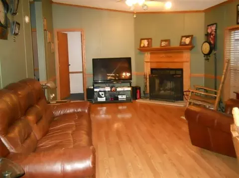 9729 Candlewick Rd, De Motte, IN 46310 photo 3