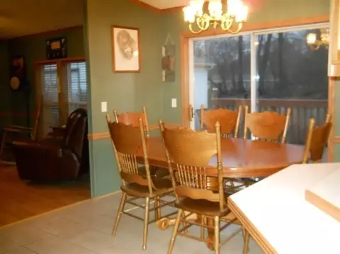 9729 Candlewick Rd, De Motte, IN 46310 photo 5