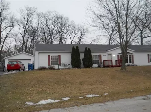 9729 Candlewick Rd, De Motte, IN 46310 photo 1