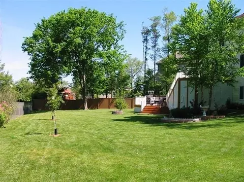 2832 Donnet Ct, Dyer, IN 46311 photo 3