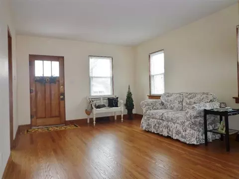 17 Willow Pl, Hobart, IN 46342 photo 5