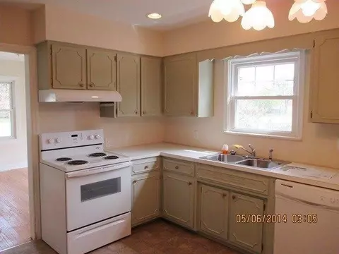 1502 N Broad St, Griffith, IN 46319 photo 4