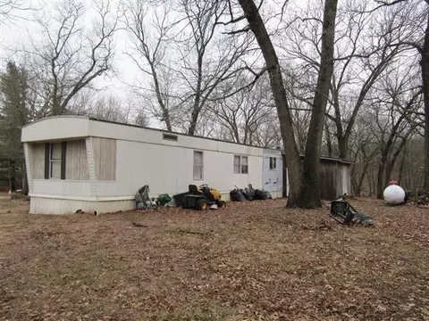 704 E 900, Wheatfield, IN 46392 photo 6