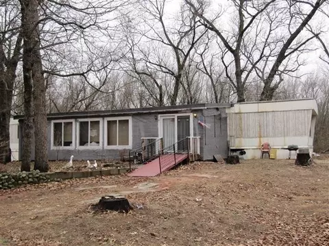 704 E 900, Wheatfield, IN 46392 photo 4