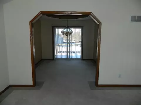 9062 Pineview Ln, Crown Point, IN 46307 photo 8