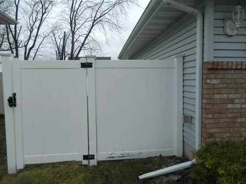 9062 Pineview Ln, Crown Point, IN 46307 photo 3