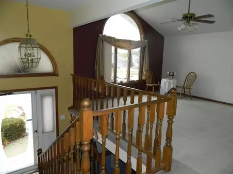 9062 Pineview Ln, Crown Point, IN 46307 photo 5