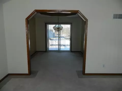 9062 Pineview Ln, Crown Point, IN 46307 photo 8