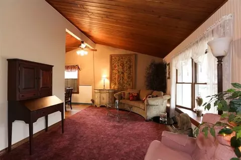 958 N Wheeler St, Griffith, IN 46319 photo 3