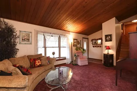 958 N Wheeler St, Griffith, IN 46319 photo 2