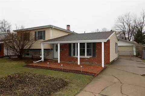 958 N Wheeler St, Griffith, IN 46319 photo 1