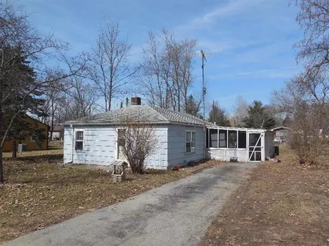 270 E Jackson St, Wheatfield, IN 46392 photo 2
