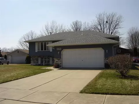836 N Ernest St, Griffith, IN 46319 photo 3